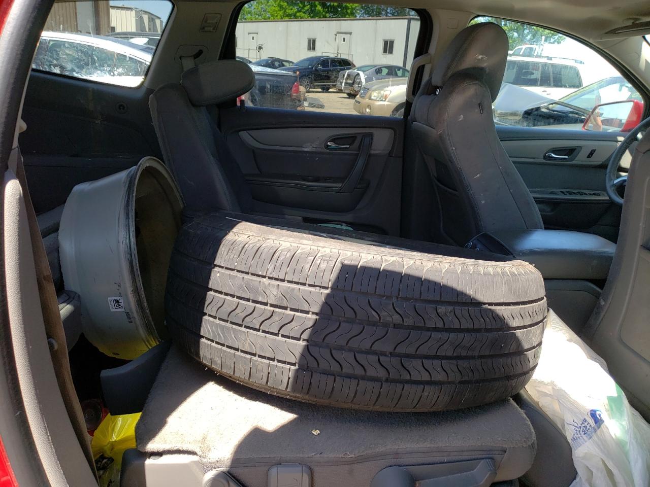 Photo 6 from auction – 2013 CHEVROLET TRAVERSE L with VIN 1GNKRGKD8DJ219559