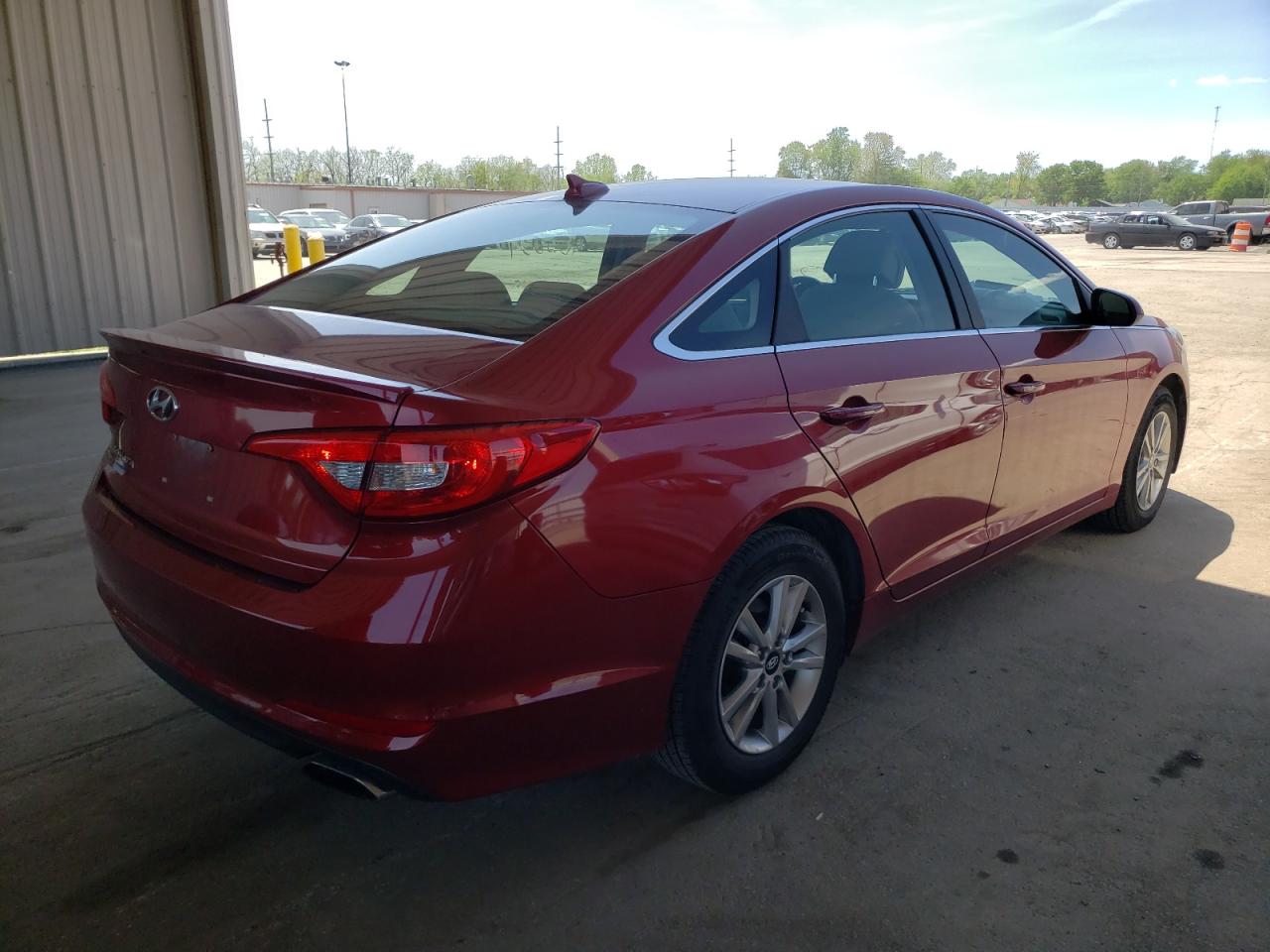 Photo 4 from auction – 2015 HYUNDAI SONATA SE with VIN 5NPE24AF6FH025944