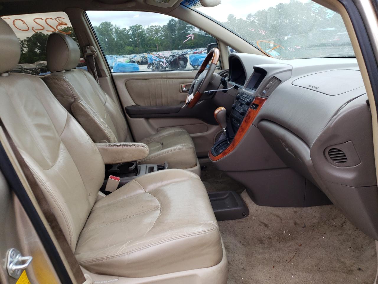 Photo 5 from auction – 2001 LEXUS RX 300 with VIN JTJHF10U510172565