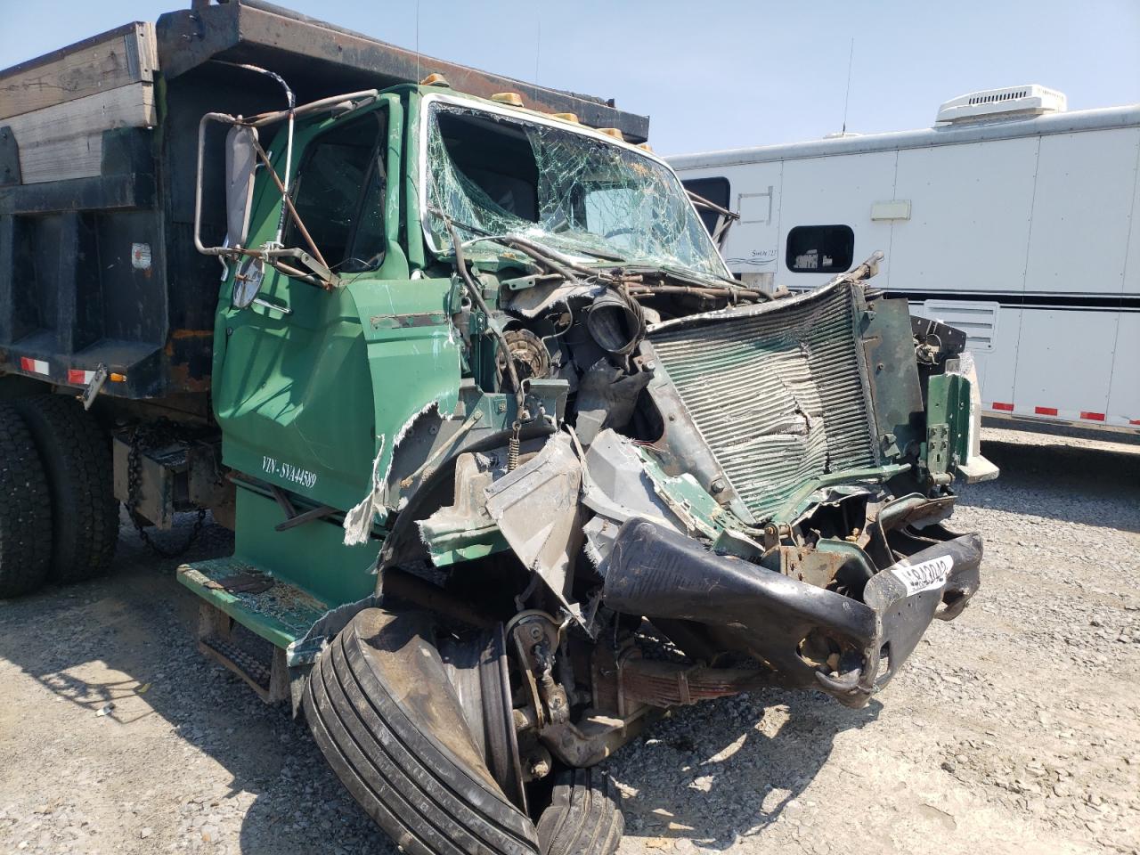 Photo 9 from auction – 1995 FORD F800 with VIN 1FDYF80C0SVA44589