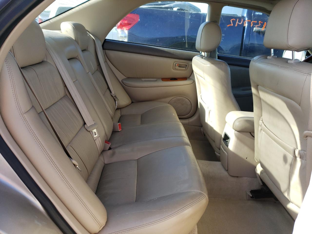 Photo 6 from auction – 2000 LEXUS ES 300 with VIN JT8BF28G6Y5093916