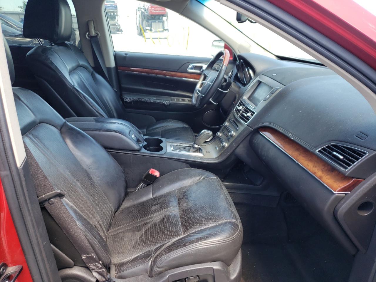 Photo 5 from auction – 2010 LINCOLN MKT with VIN 2LMHJ5AT6ABJ14929
