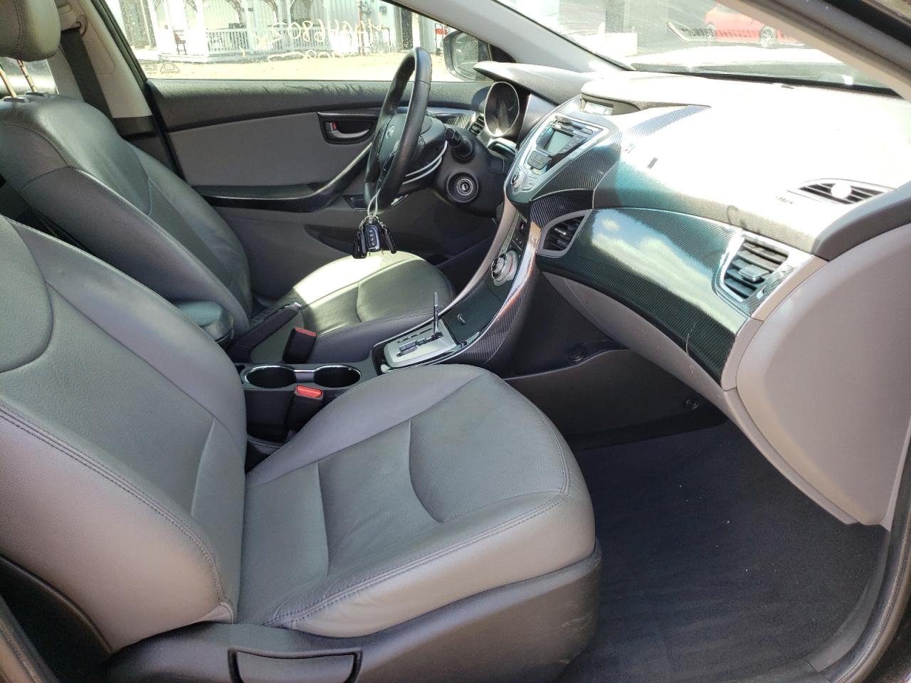Photo 5 from auction – 2012 HYUNDAI ELANTRA GL with VIN 5NPDH4AE7CH130862