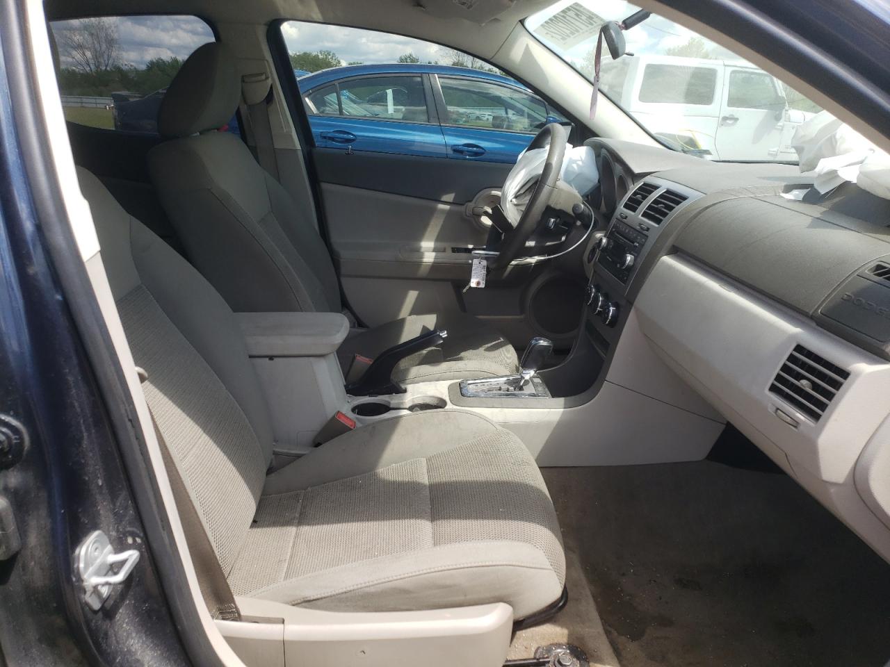 Photo 5 from auction – 2008 DODGE AVENGER SE with VIN 1B3LC46K38N210483