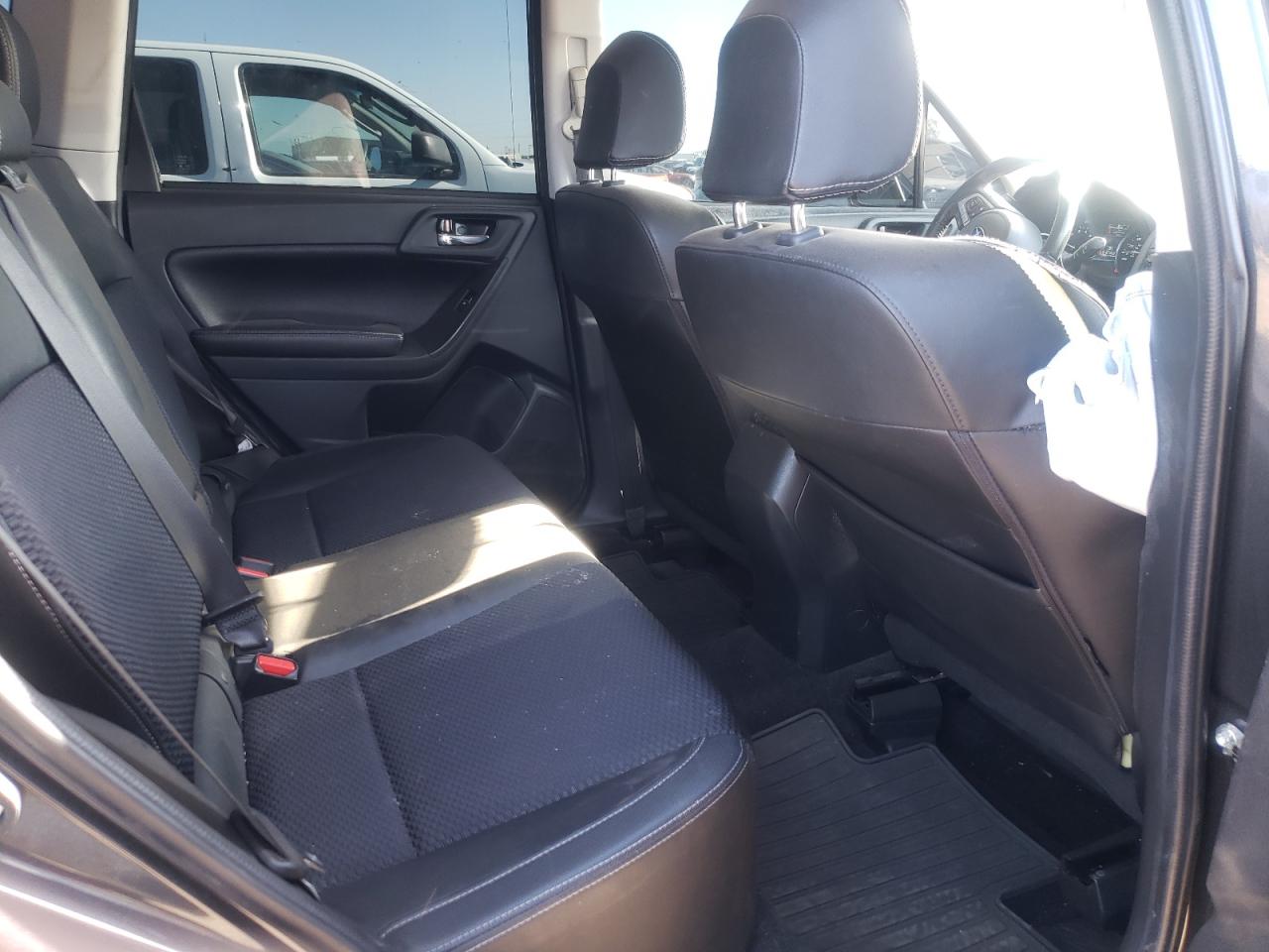Photo 6 from auction – 2018 SUBARU FORESTER 2 with VIN JF2SJAGC7JH591833