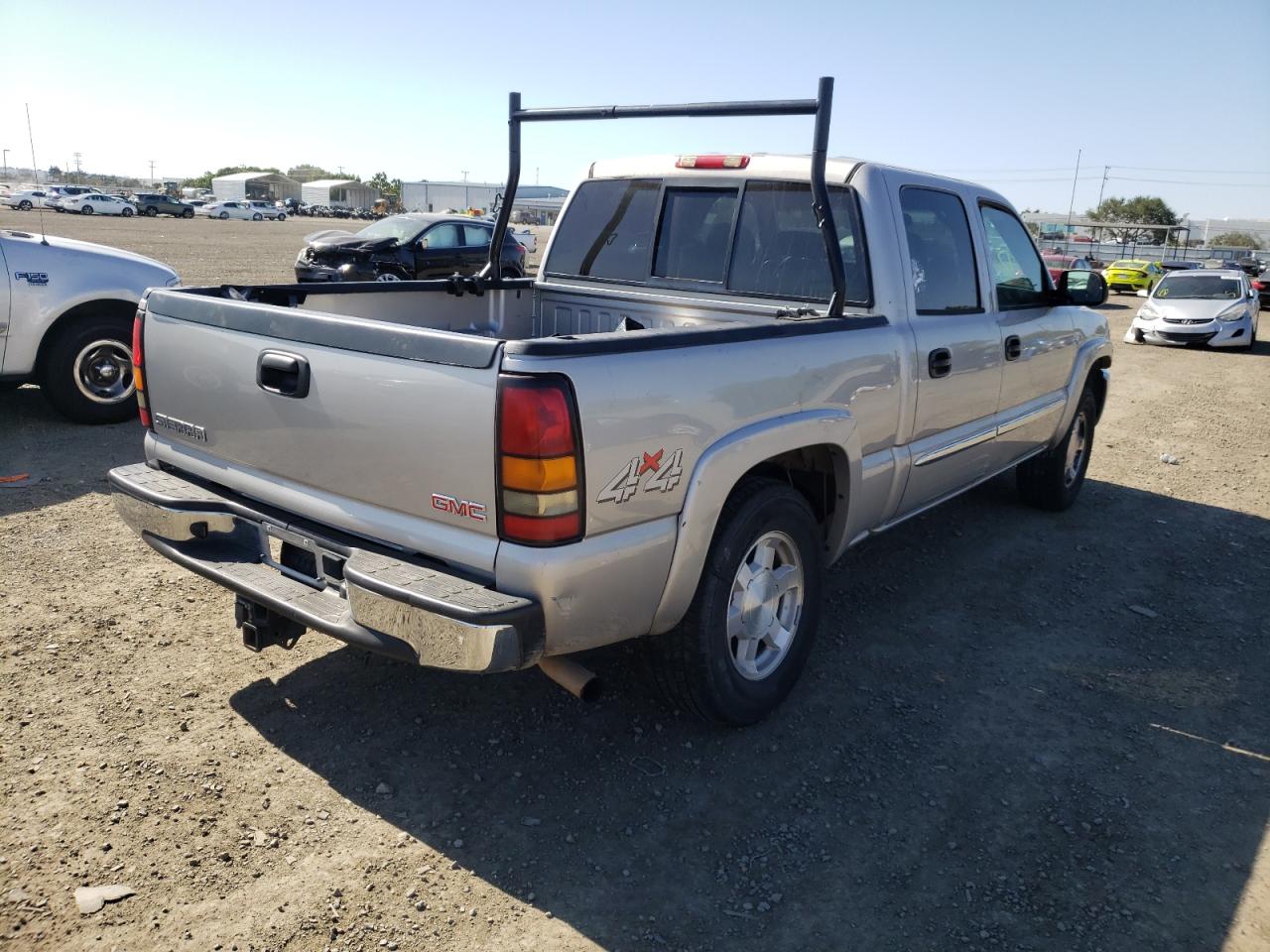Photo 4 from auction – 2005 GMC NEW SIERRA with VIN 2GTEK13T351295747