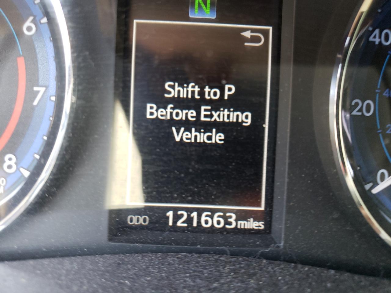Photo 12 from auction – 2017 TOYOTA COROLLA L with VIN 5YFBURHE2HP583237