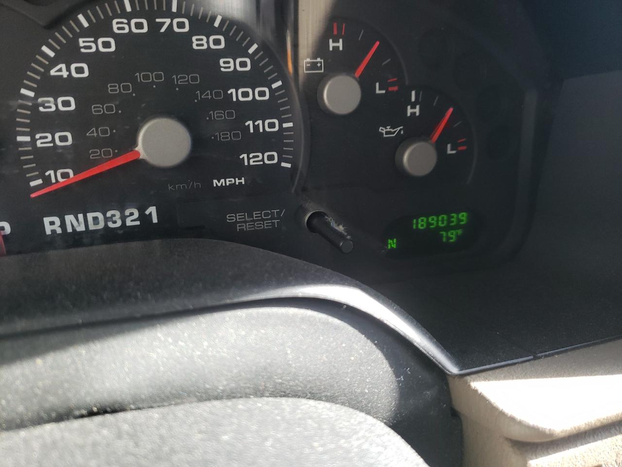 Photo 8 from auction – 2004 FORD EXPLORER X with VIN 1FMZU73K94UB29236