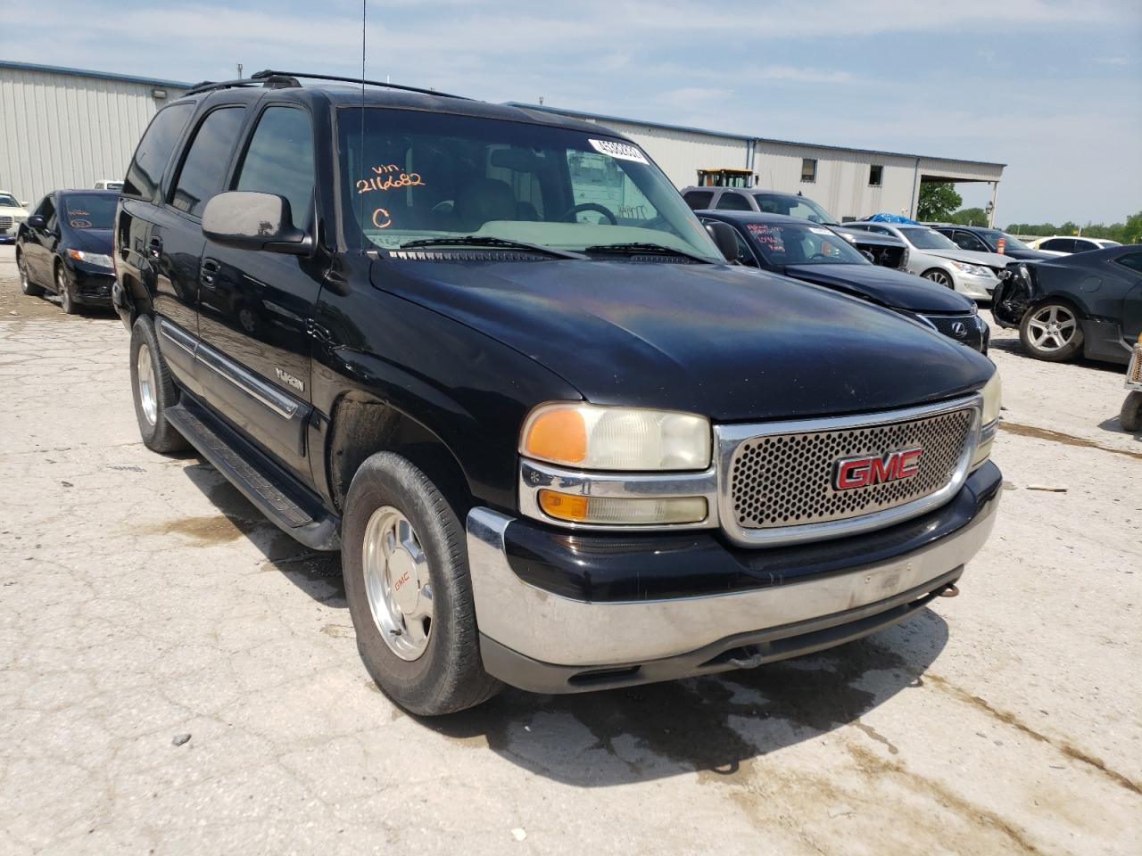 GMC YUKON 2001 with VIN 1GKEC13T91R216682 - Photo from auction