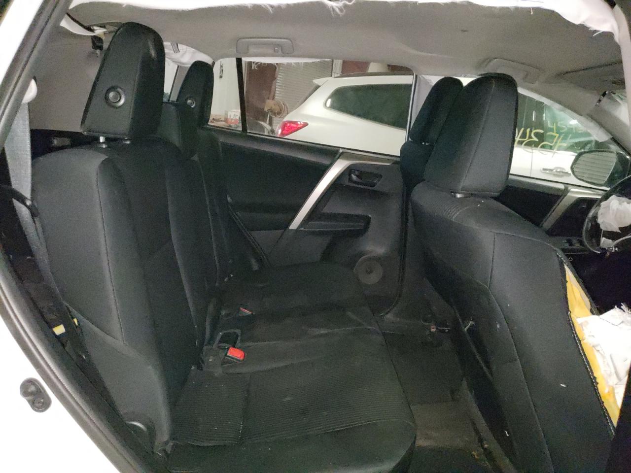Photo 6 from auction – 2015 TOYOTA RAV4 LE with VIN 2T3BFREV4FW343186