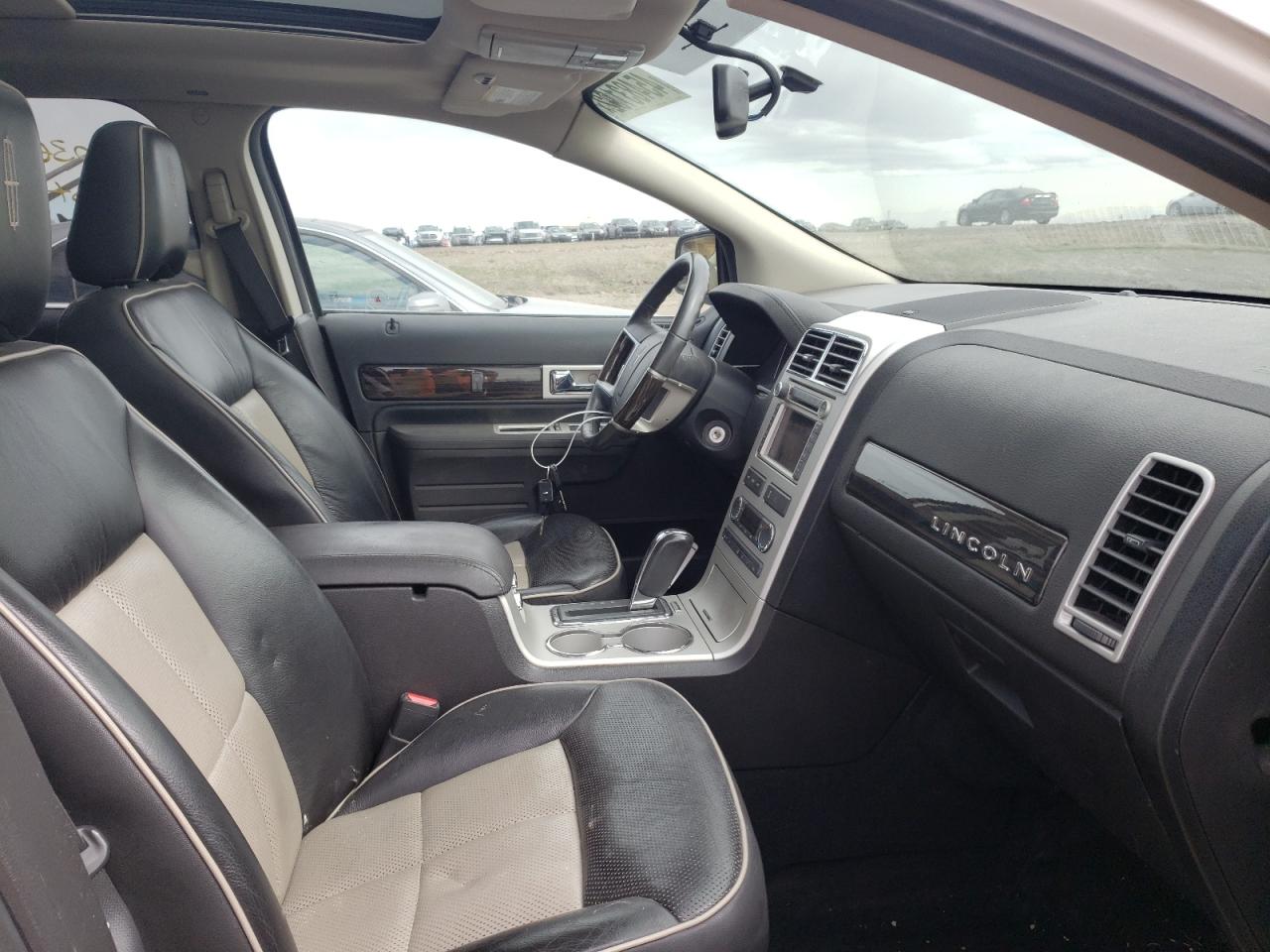 Photo 5 from auction – 2008 LINCOLN MKX with VIN 2LMDU88C78BJ37160