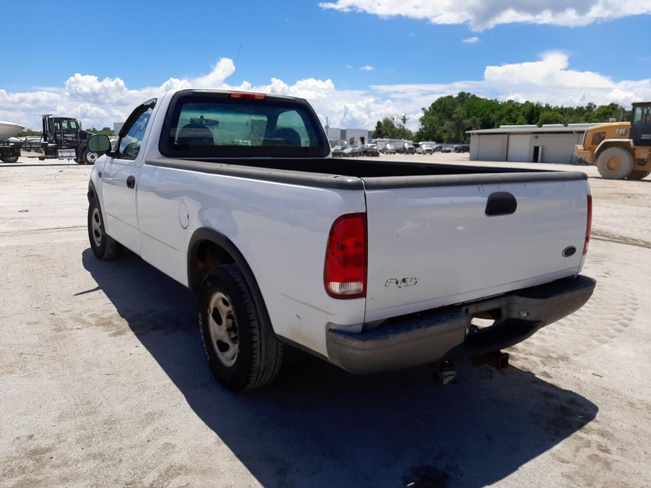 Photo 3 from auction – 2002 FORD F150 with VIN 1FTRF17262NB67102