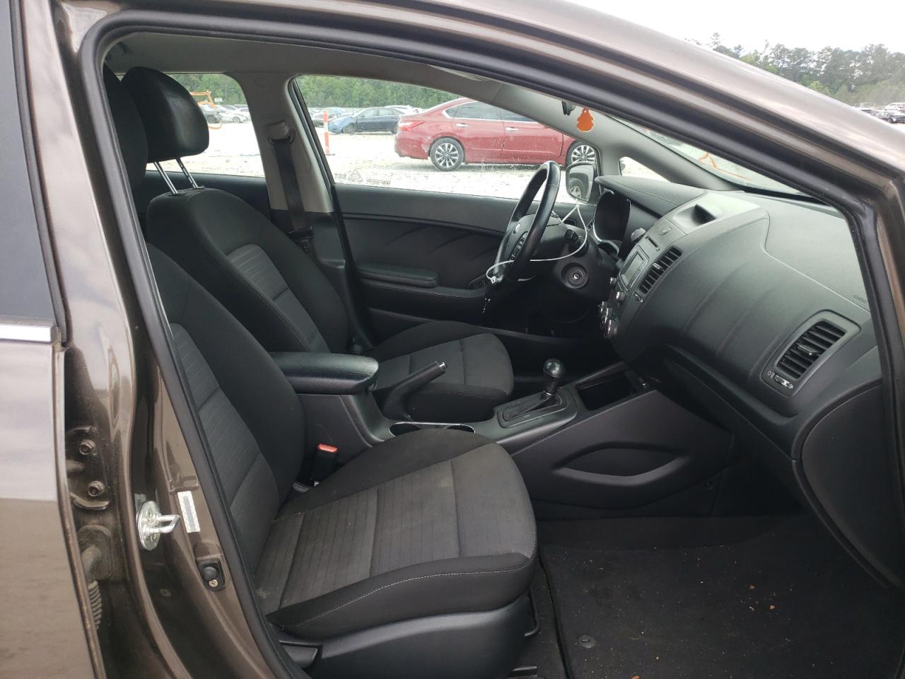 Photo 5 from auction – 2015 KIA FORTE EX with VIN KNAFX5A88F5293596