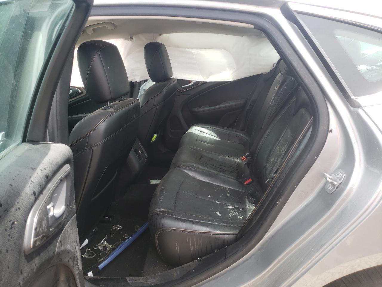 Photo 6 from auction – 2015 CHRYSLER 200 C with VIN 1C3CCCEG2FN512578