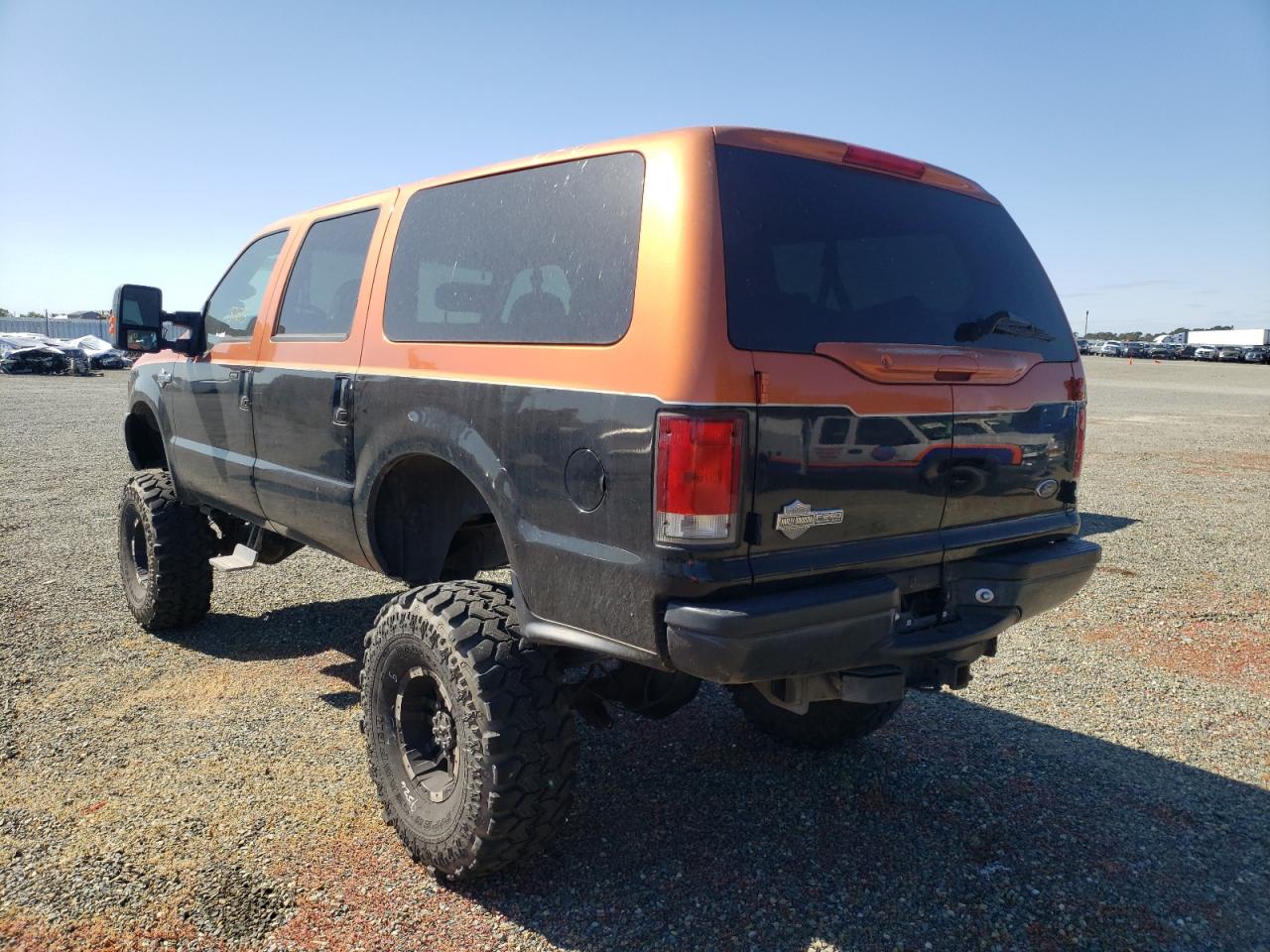 Photo 3 from auction – 2000 FORD EXCURSION with VIN 1FMNU42L9YEA00064