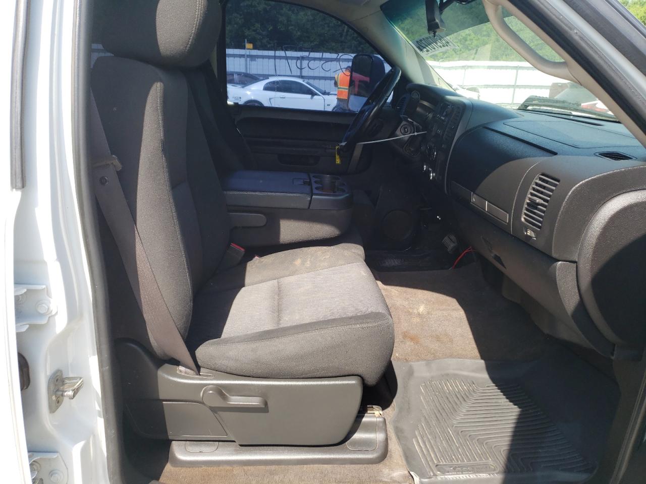 Photo 5 from auction – 2012 CHEVROLET SILVERADO with VIN 1GCPKSE70CF103575