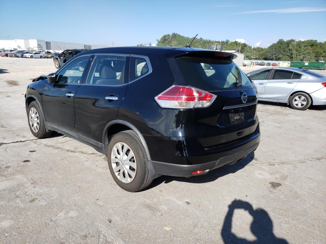 Photo 3 from auction – 2015 NISSAN ROGUE S with VIN KNMAT2MT7FP525178