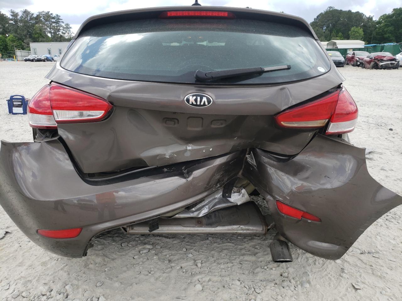 Photo 9 from auction – 2015 KIA FORTE EX with VIN KNAFX5A88F5293596