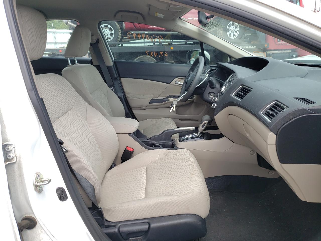 Photo 5 from auction – 2014 HONDA CIVIC LX with VIN 19XFB2F57EE048449