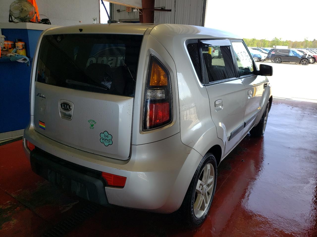Photo 4 from auction – 2010 KIA SOUL + with VIN KNDJT2A25A7161220