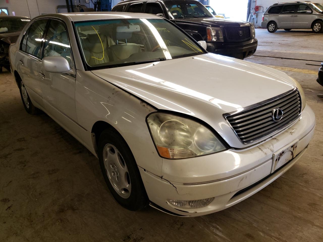 LEXUS LS 430 2001 with VIN JTHBN30F510008000 - Photo from auction