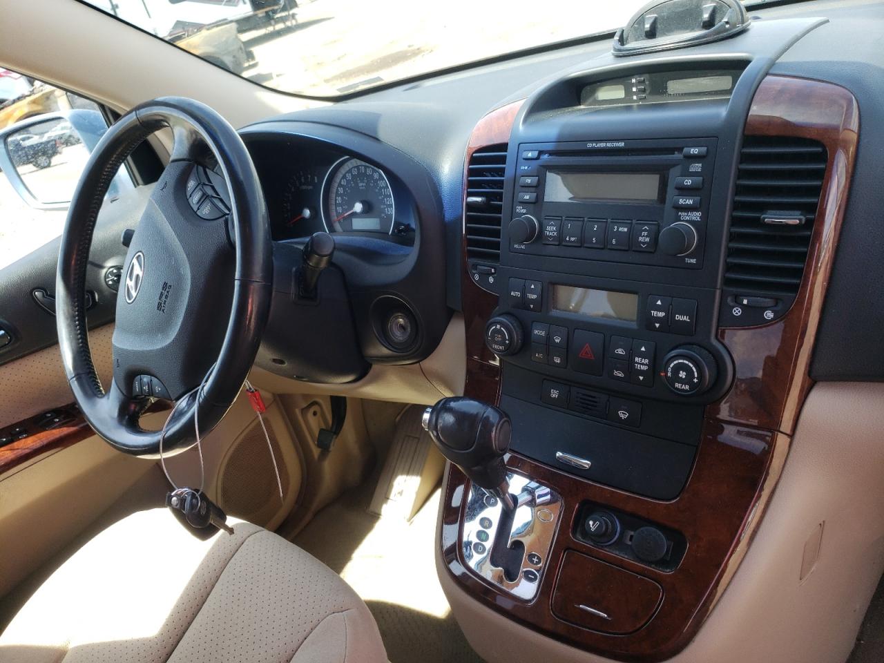 Photo 9 from auction – 2007 HYUNDAI ENTOURAGE with VIN KNDMC233976024816