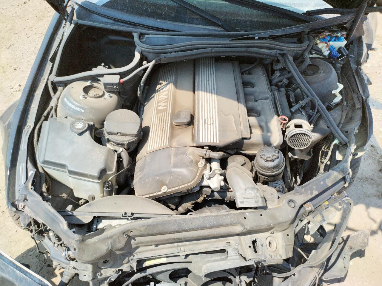 Photo 7 from auction – 2003 BMW 325 I with VIN WBAEV33483KL87877
