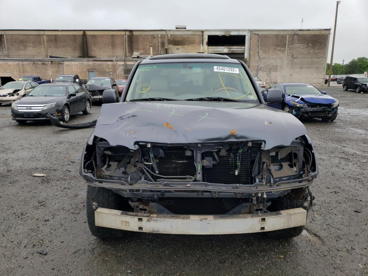 Photo 9 from auction – 2004 LEXUS LX 470 with VIN JTJHT00WX43536647