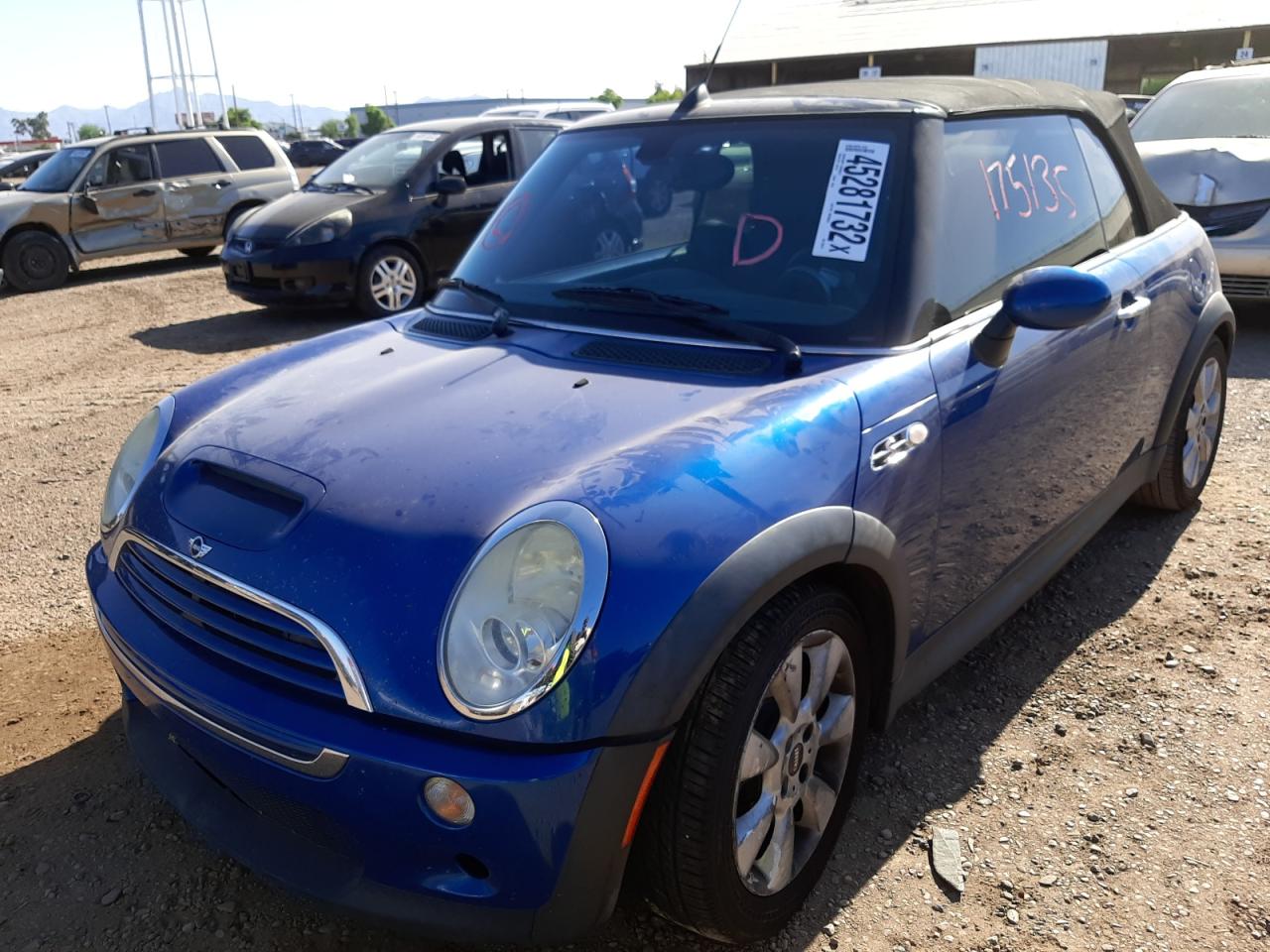 Photo 2 from auction – 2005 MINI COOPER S with VIN WMWRH335X5TK56142