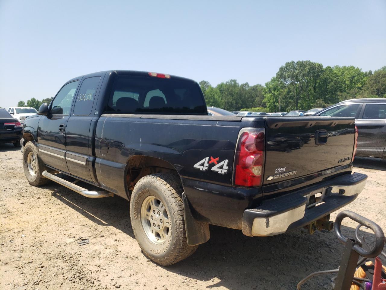 Photo 3 from auction – 2004 CHEVROLET SILVERADO with VIN 1GCEK19T24E299597