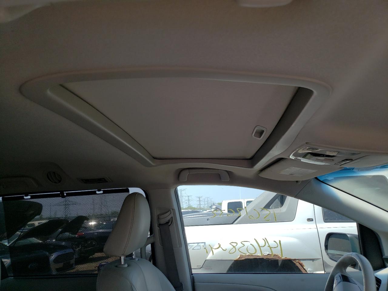 Photo 9 from auction – 2011 TOYOTA SIENNA XLE with VIN 5TDYK3DC1BS157345