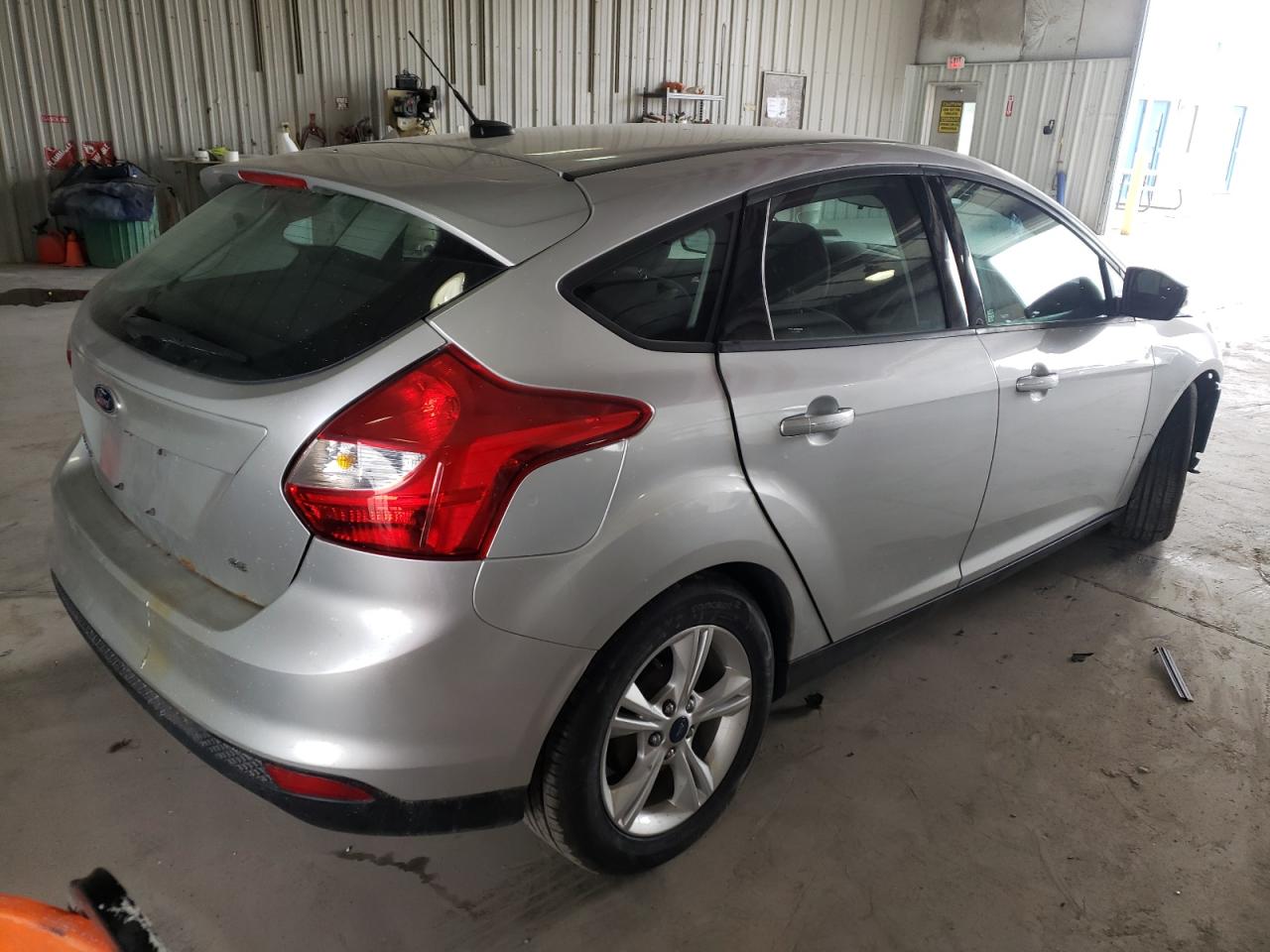 Photo 4 from auction – 2014 FORD FOCUS SE with VIN 1FADP3K29EL395207