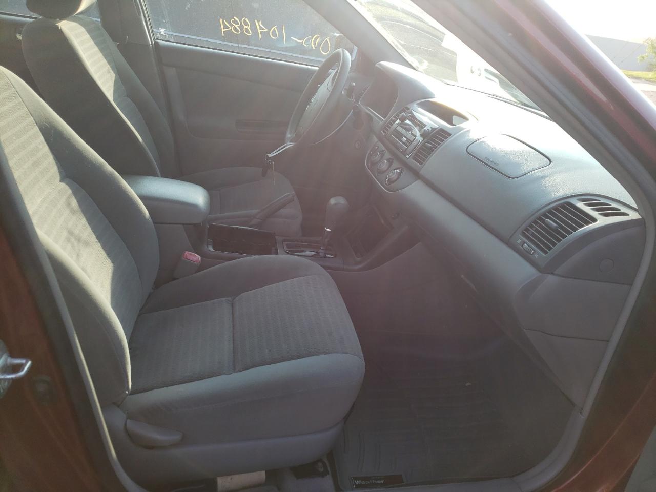 Photo 5 from auction – 2005 TOYOTA CAMRY LE with VIN 4T1BE32K55U038426