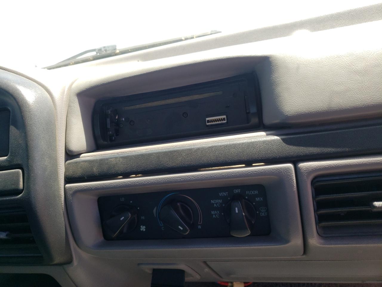 Photo 9 from auction – 1997 FORD F350 with VIN 1FTJW36G3VEC30814