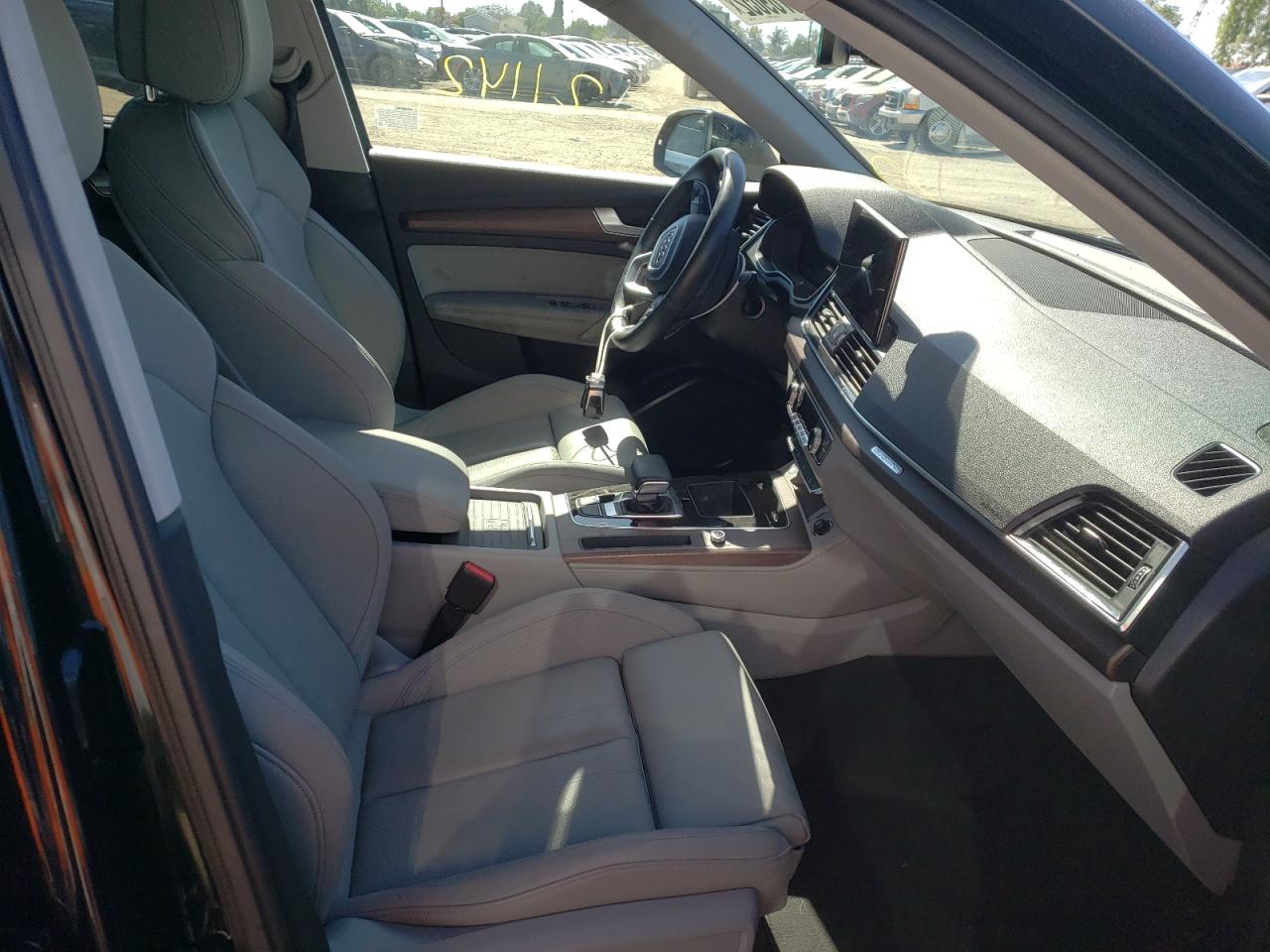Photo 5 from auction – 2021 AUDI Q5 PREMIUM with VIN WA1BAAFY8M2007355