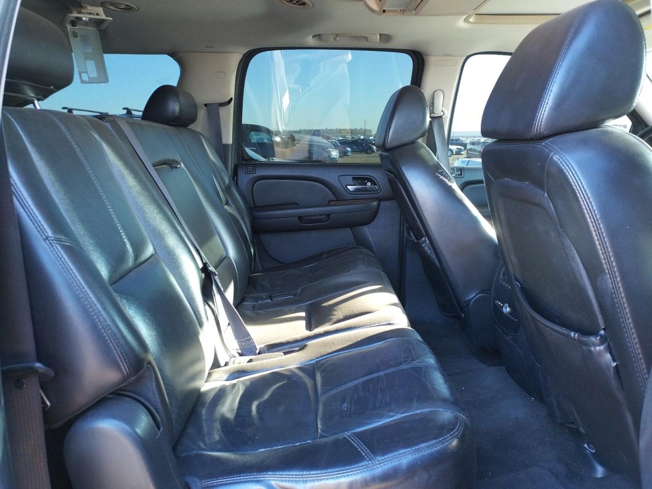 Photo 6 from auction – 2007 CHEVROLET SUBURBAN K with VIN 1GNFK16367R364657