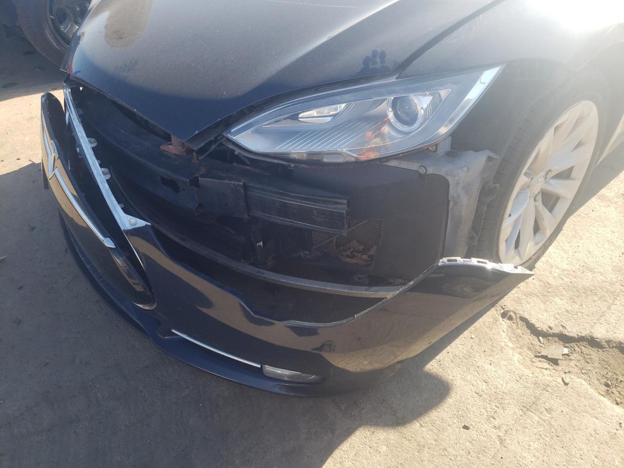 Photo 9 from auction – 2013 TESLA MODEL S with VIN 5YJSA1CN9DFP03462