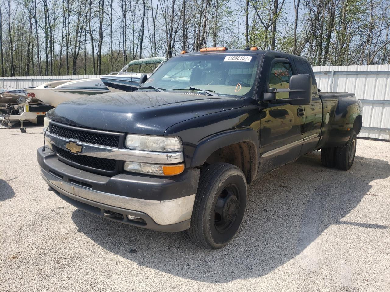 Photo 2 from auction – 2002 CHEVROLET SILVERADO with VIN 1GCJK39112E252406