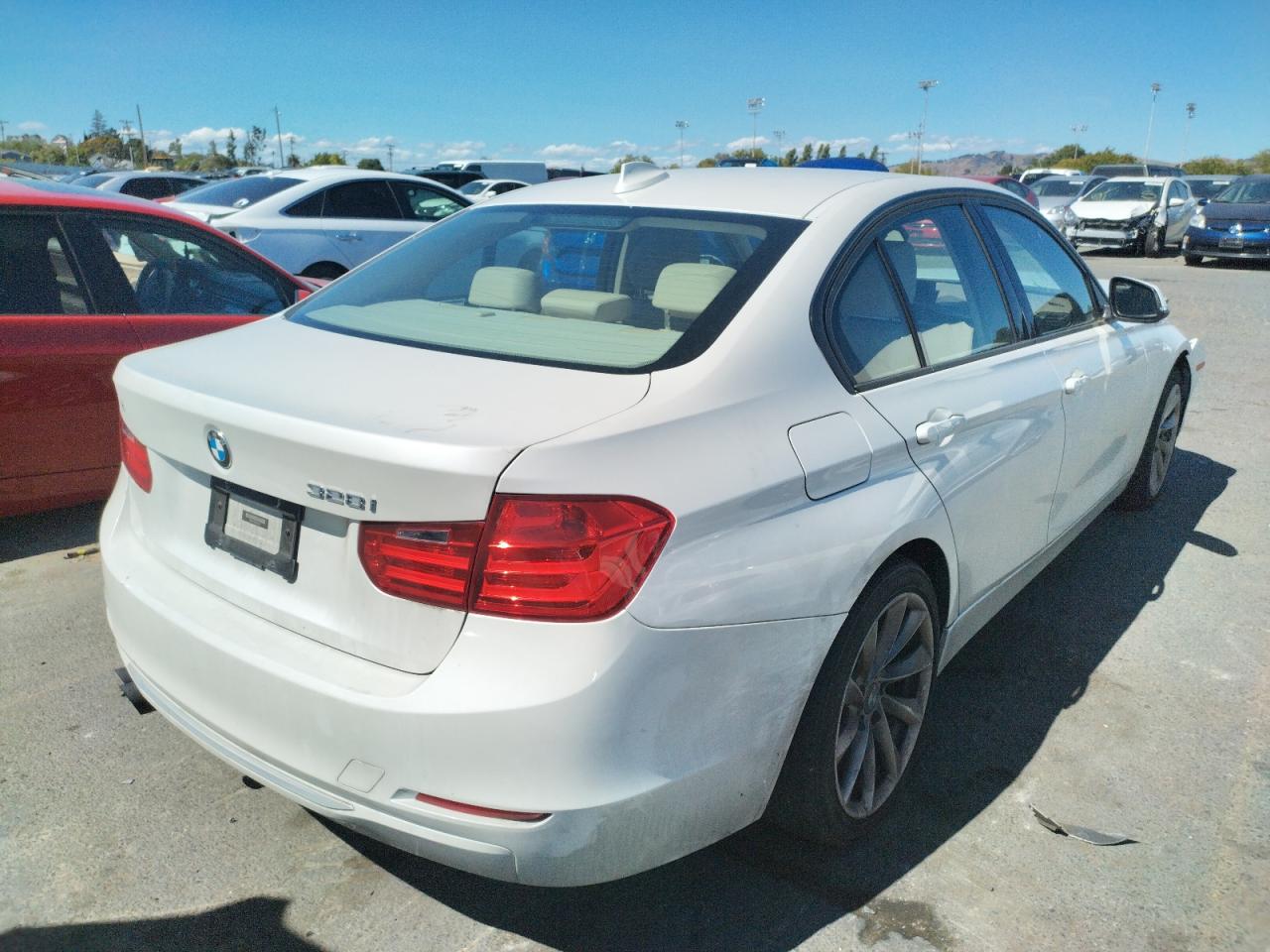 Photo 4 from auction – 2013 BMW 328 I SULE with VIN WBA3C1C53DF435516