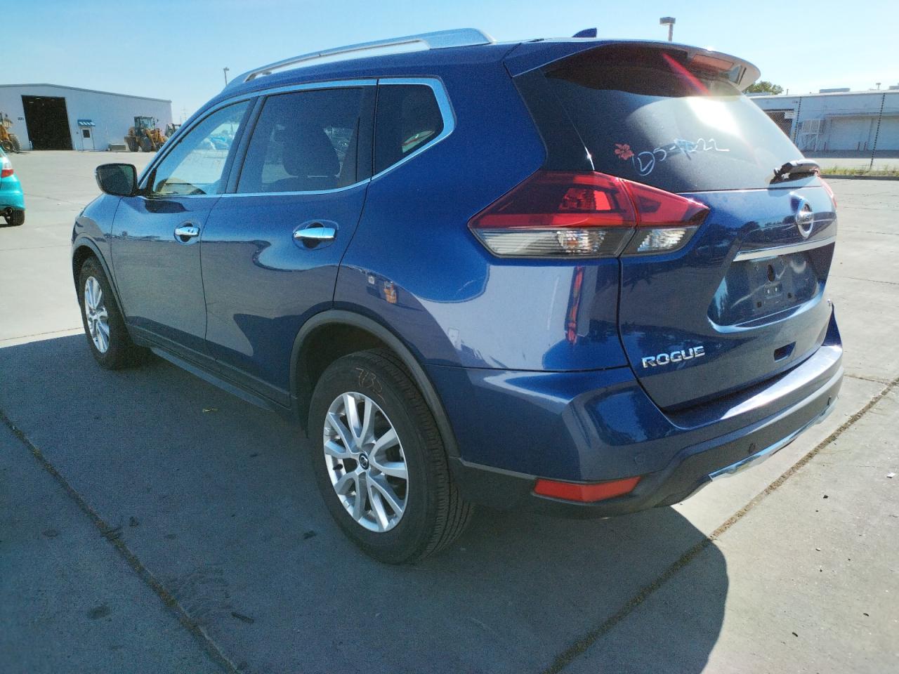 Photo 3 from auction – 2019 NISSAN ROGUE S with VIN KNMAT2MT7KP510917