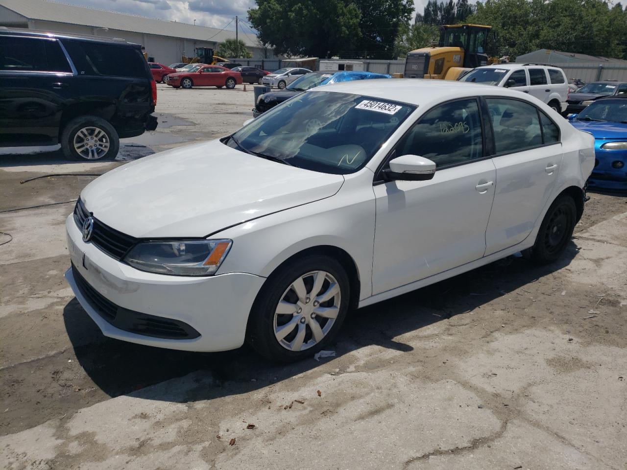 Photo 2 from auction – 2014 VOLKSWAGEN JETTA SE with VIN 3VWD17AJ3EM284076