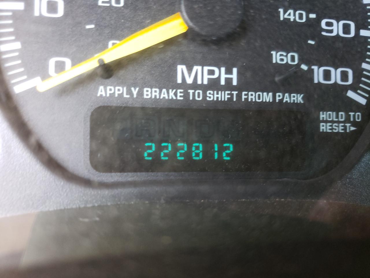Photo 8 from auction – 2000 CHEVROLET SILVERADO with VIN 1GCEK14T0YZ122651
