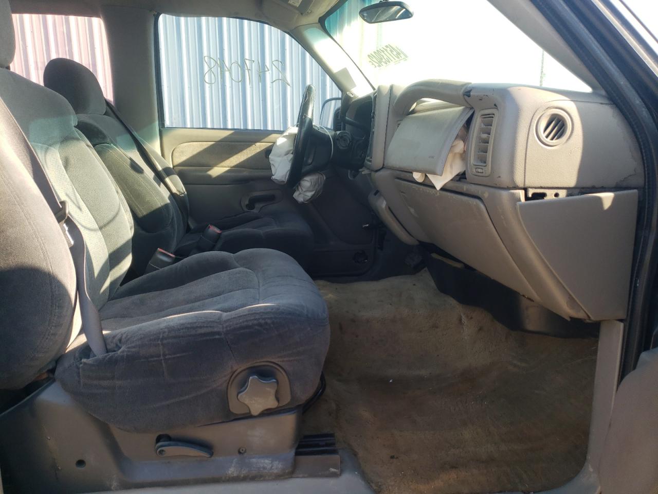 Photo 5 from auction – 1999 CHEVROLET SILVRK1500 with VIN 2GCEC19V9X1224013