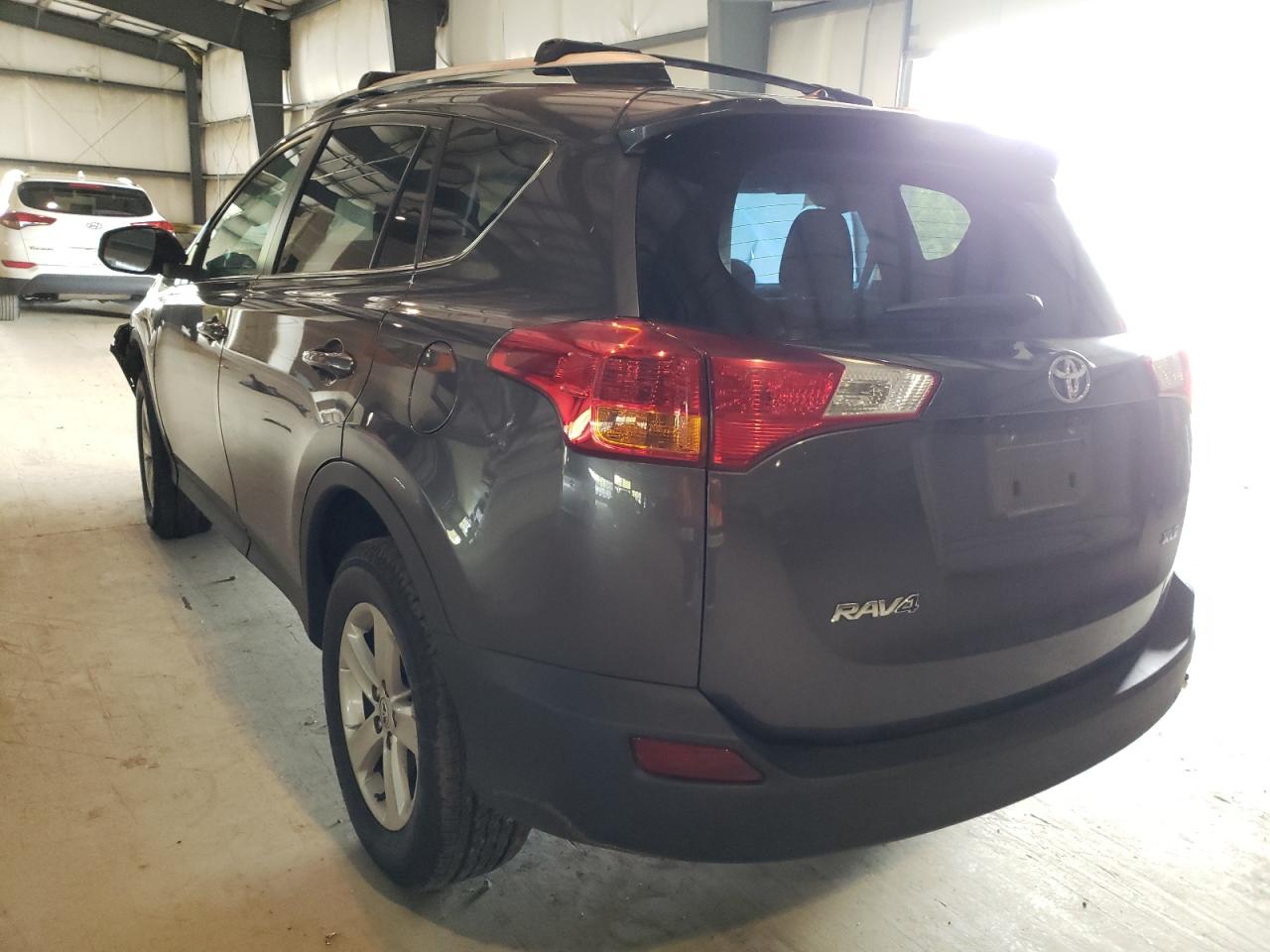 Photo 3 from auction – 2014 TOYOTA RAV4 XLE with VIN 2T3WFREV4EW102003