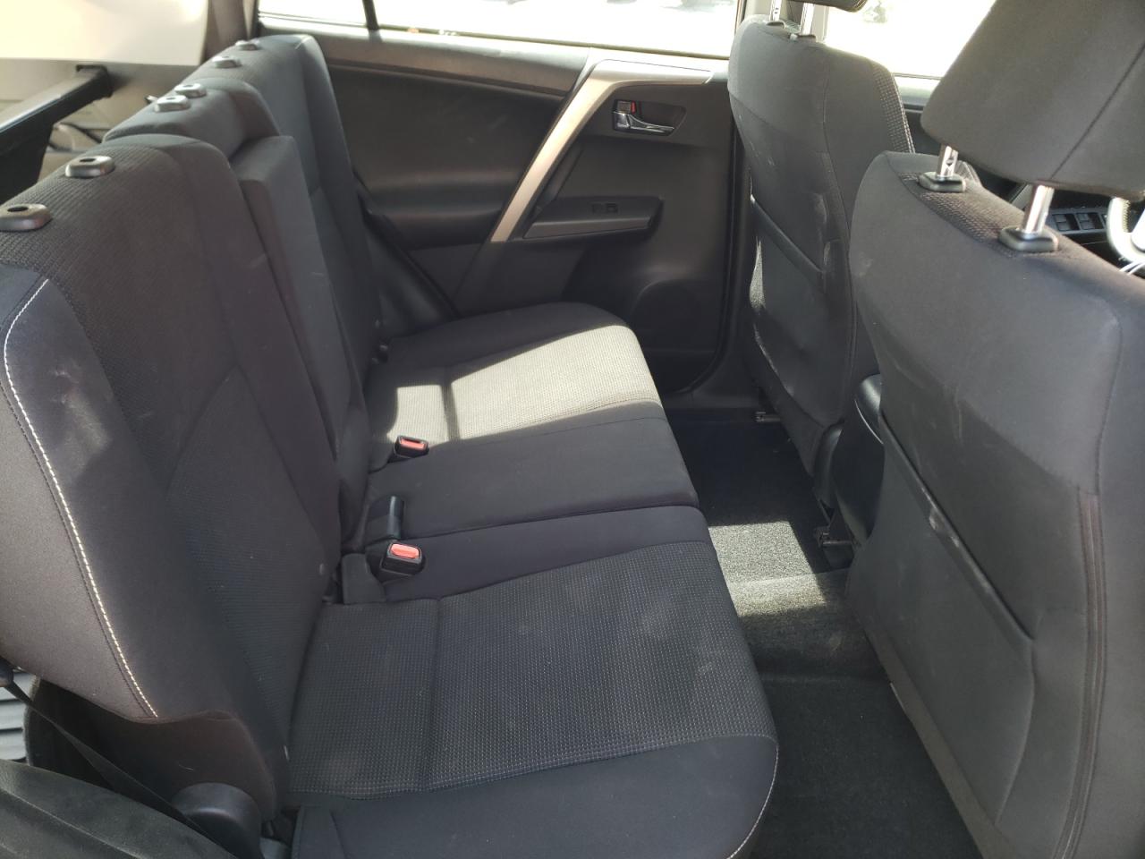 Photo 6 from auction – 2018 TOYOTA RAV4 ADVEN with VIN JTMRFREV9JD231259