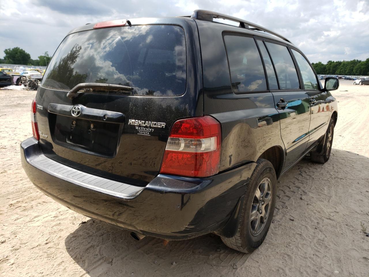Photo 4 from auction – 2005 TOYOTA HIGHLANDER with VIN JTEEP21A550113675