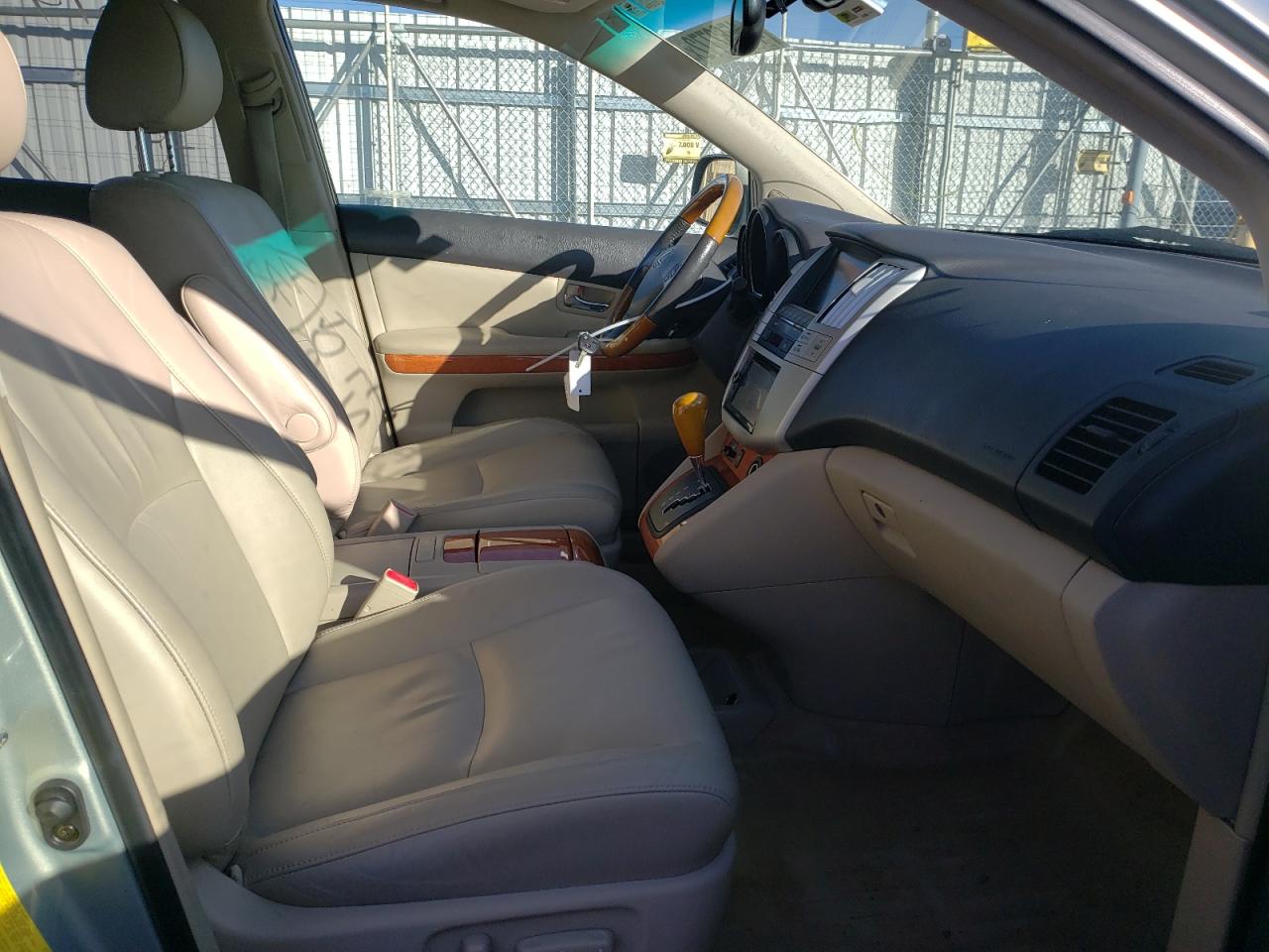 Photo 5 from auction – 2006 LEXUS RX 400 with VIN JTJHW31U560044148