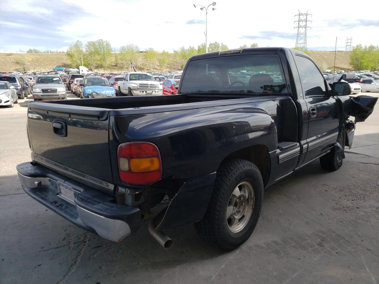 Photo 4 from auction – 2001 CHEVROLET 1500 with VIN 1GCEC14T61Z202555