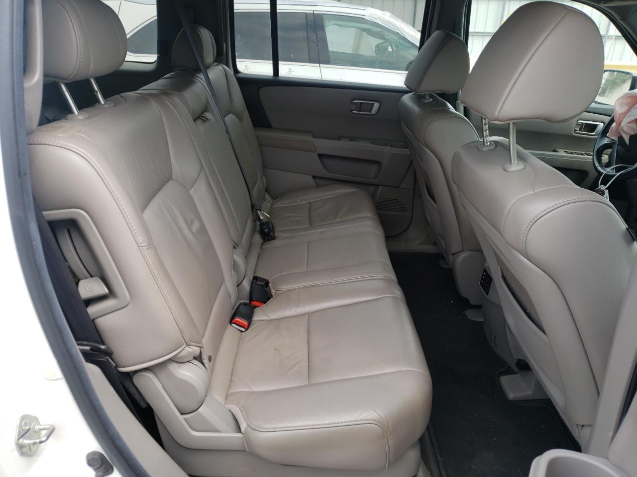 Photo 6 from auction – 2011 HONDA PILOT EXL with VIN 5FNYF3H65BB057567