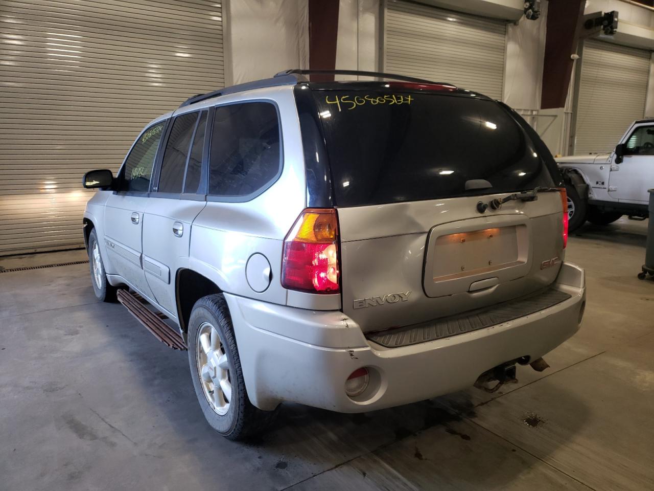 Photo 3 from auction – 2005 GMC ENVOY with VIN 1GKDT13S452369438